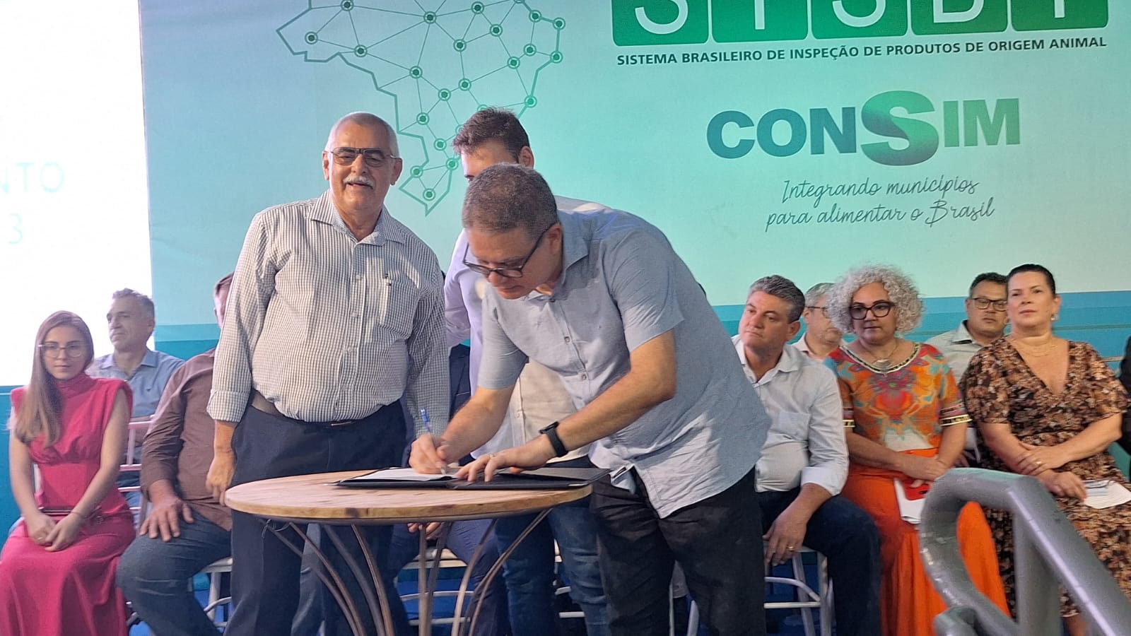 Vale do Rio Cuiabá Consortium Advances in Food Safety: President Silmar Souza Gonçalves Signs Agreement with Ministry of Agriculture for Integration into Sisbi-POA